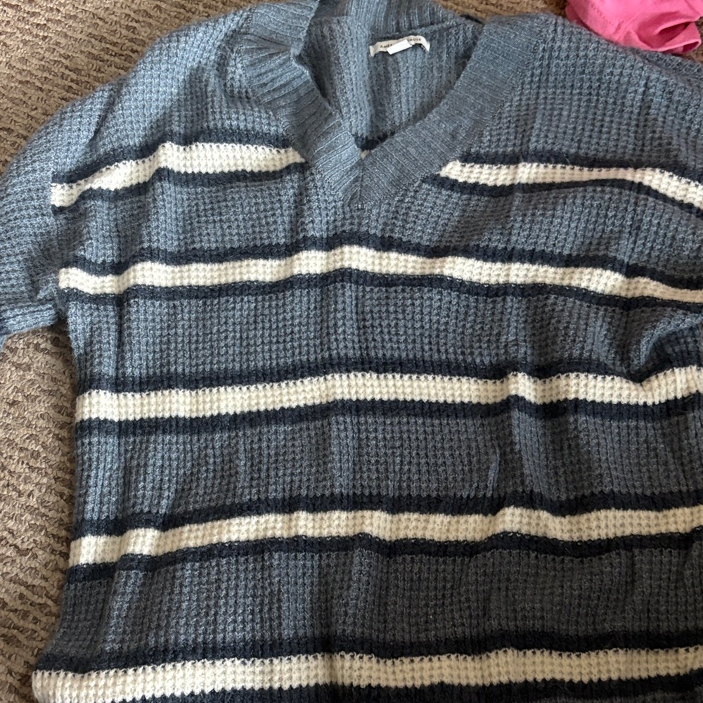 american eagle blue and white striped v neck sweater, size small